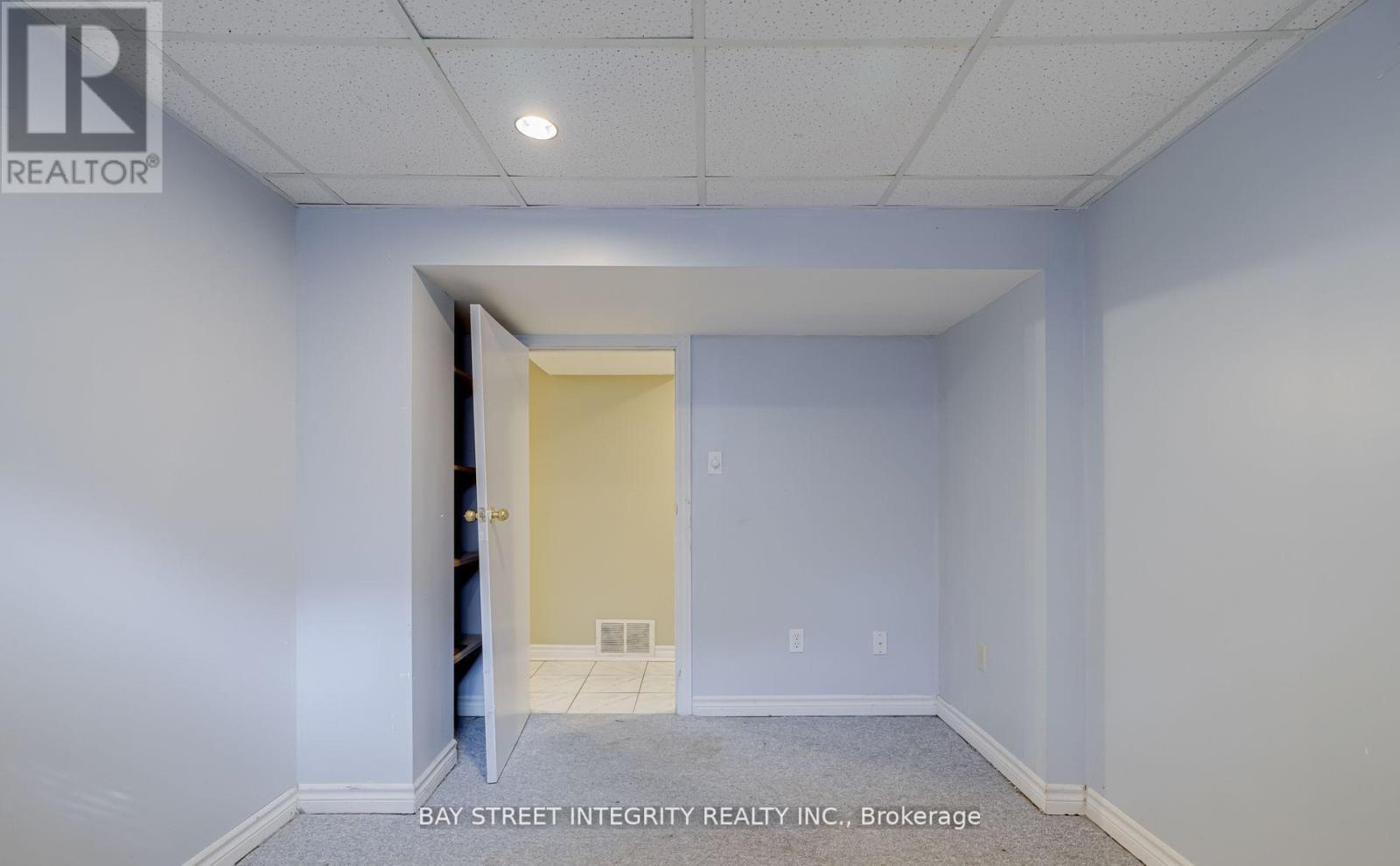 Bsmt - 65 Walter Avenue, Newmarket, Ontario  L3Y 2T4 - Photo 8 - N12286435