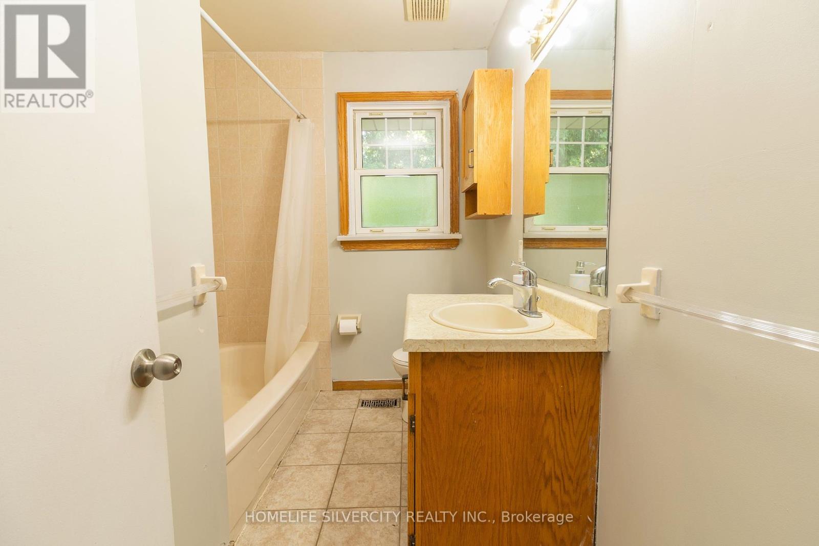 259 Greenwood Avenue, London South, Ontario  N6J 3G5 - Photo 12 - X12235162