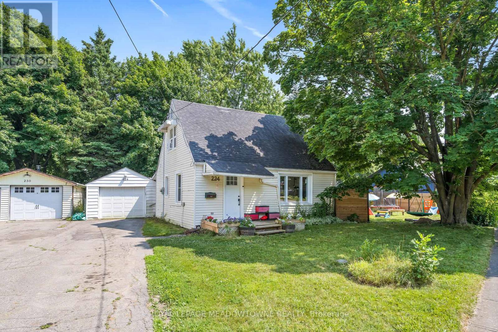 Property at 224 MASON BOULEVARD image 2