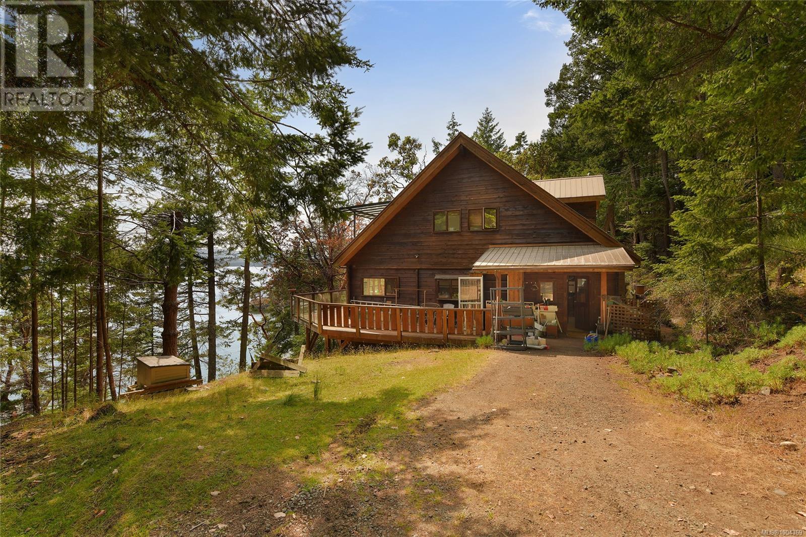 330 East West Rd, Mayne Island, British Columbia