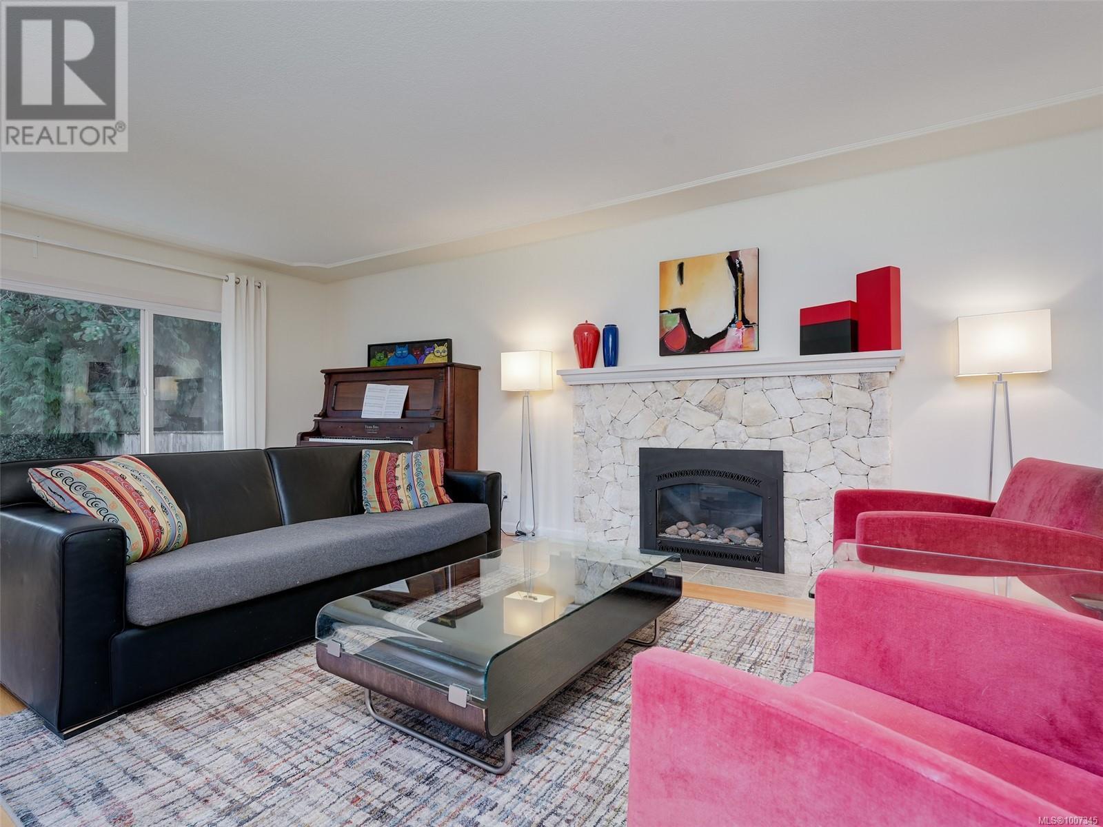 Property at 5133 Santa Clara Ave image 4