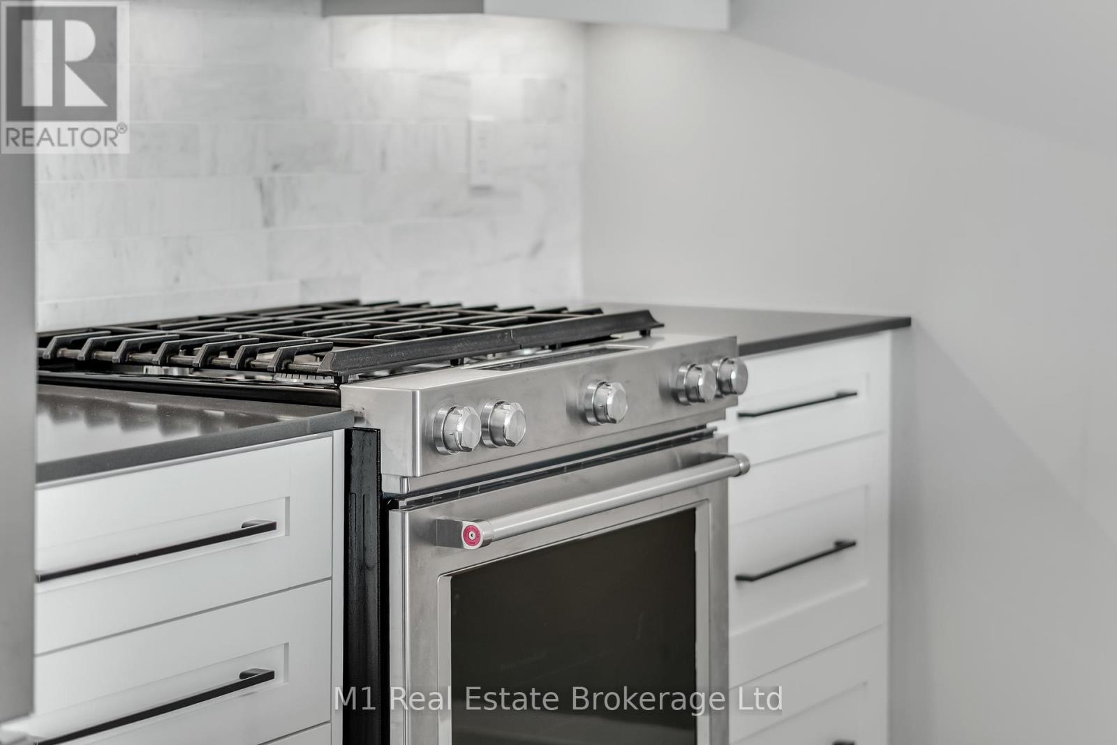 3001 - 60 Charles Street W, Kitchener, Ontario  N2G 0C9 - Photo 9 - X12286505