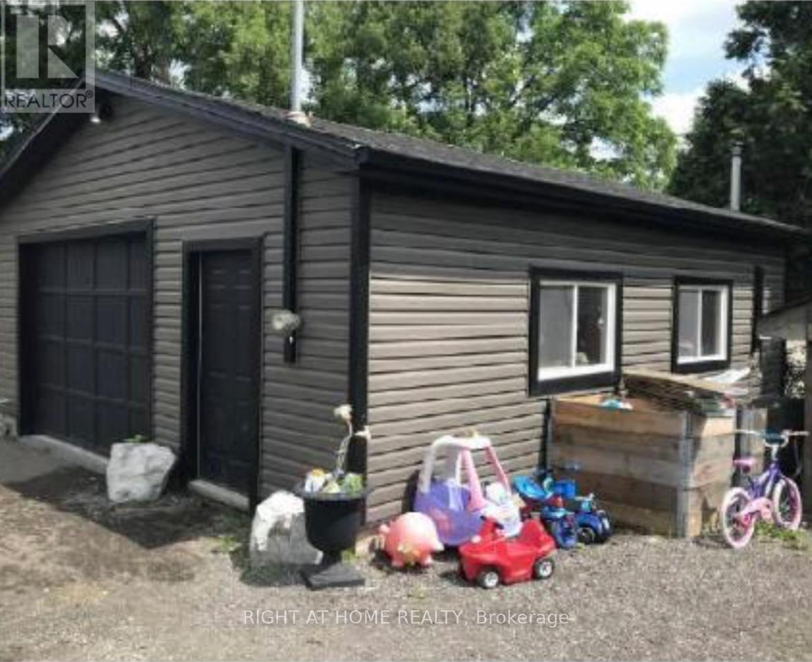 38 Washington Street, Brant, Ontario  N3L 2A7 - Photo 6 - X12286479