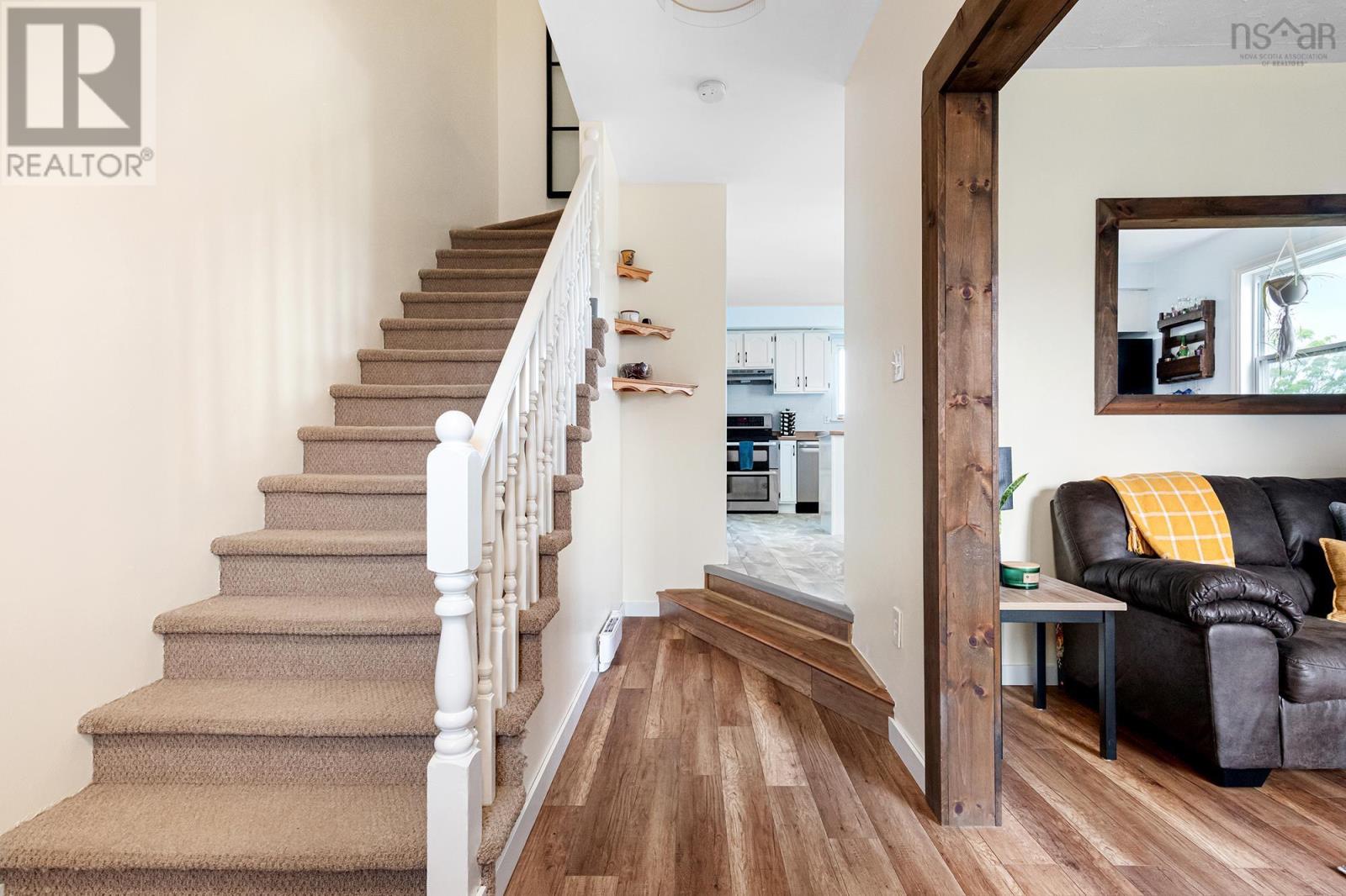 Property at 40 Ainslie Crescent image 2