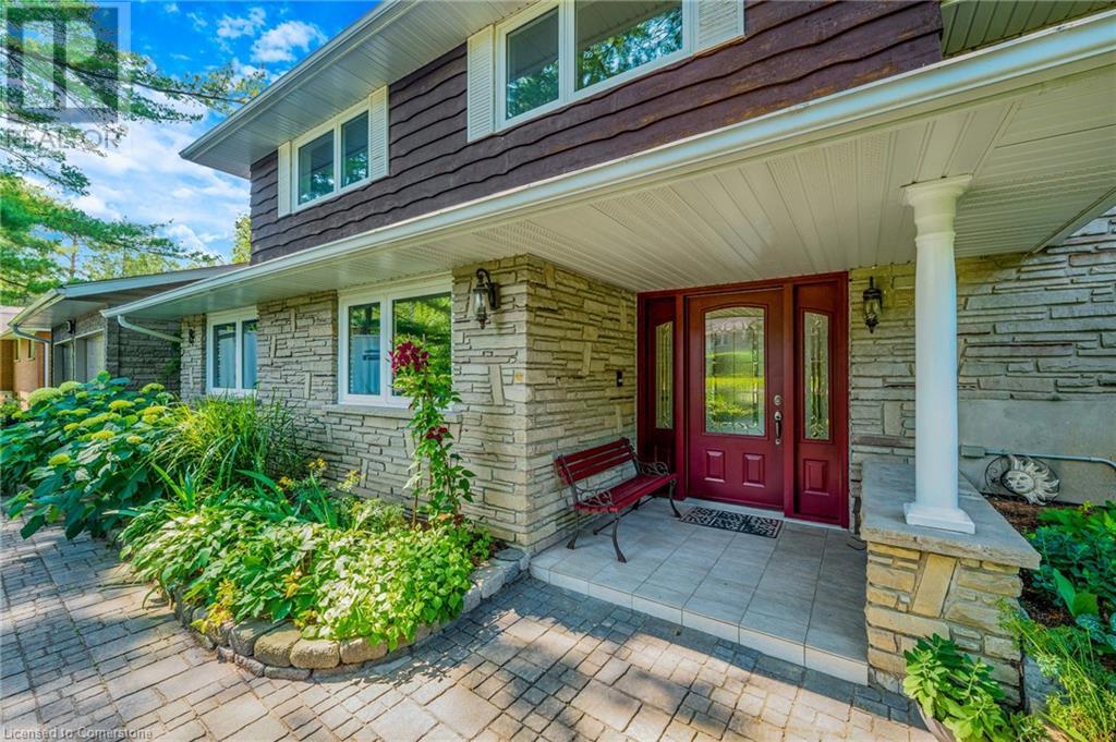 Property at 8 SUNBRIDGE Crescent image 4