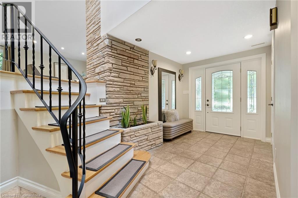 Property at 8 SUNBRIDGE Crescent image 5