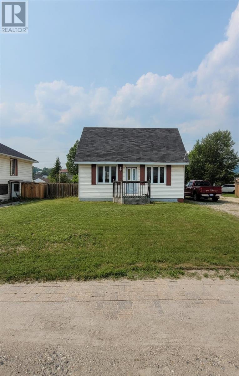 59 Manitou Road W, Manitouwadge, Ontario  P0T 2C0 - Photo 2 - TB252161