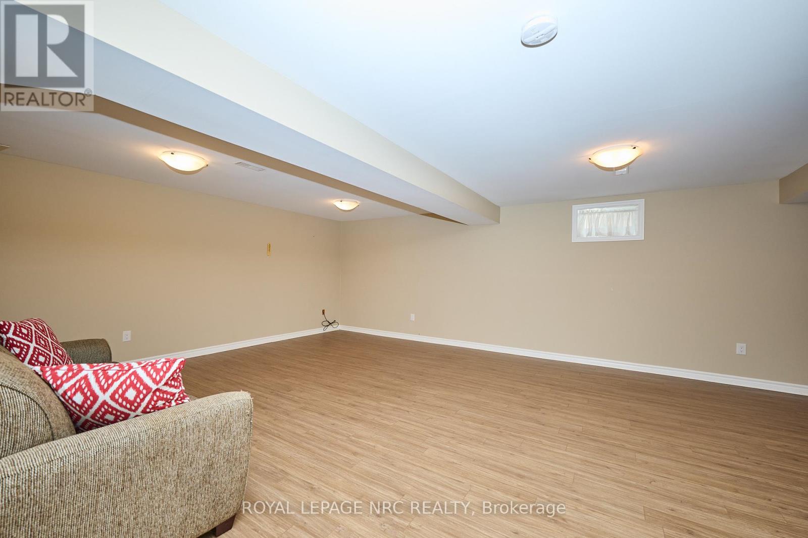 7926 Foxe Drive, Niagara Falls (Mt. Carmel), Ontario  L2H 3C7 - Photo 30 - X12286638