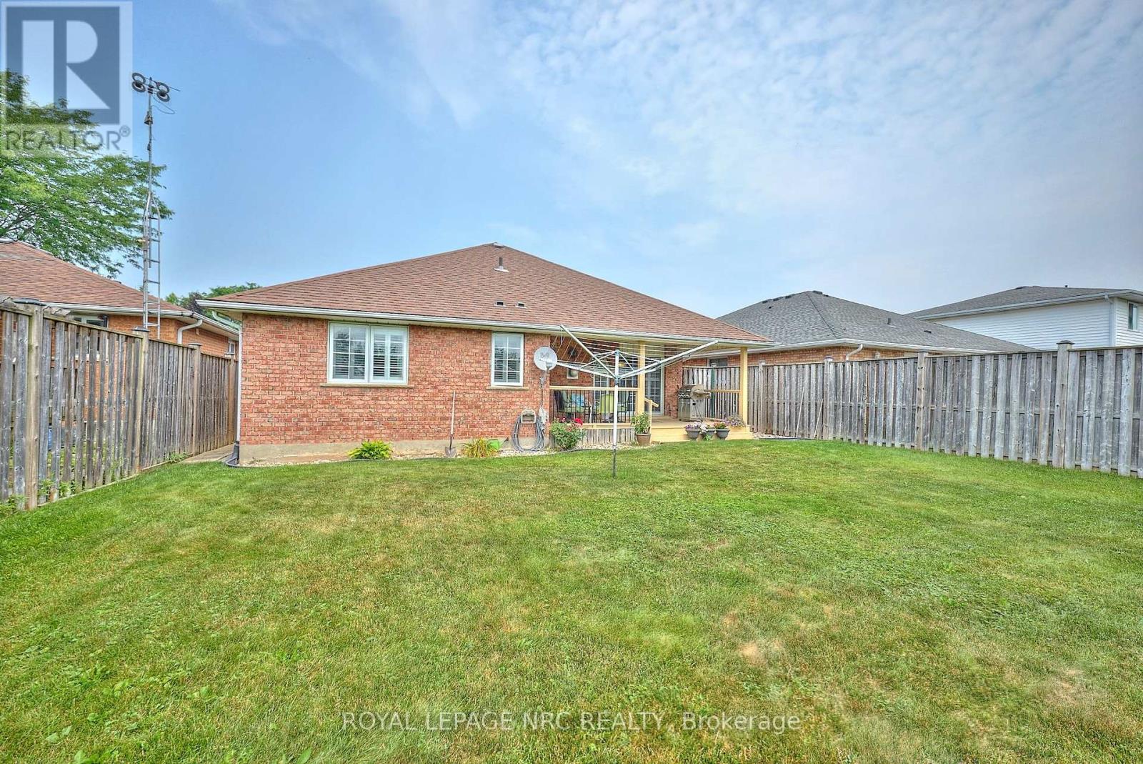 7926 Foxe Drive, Niagara Falls (Mt. Carmel), Ontario  L2H 3C7 - Photo 34 - X12286638