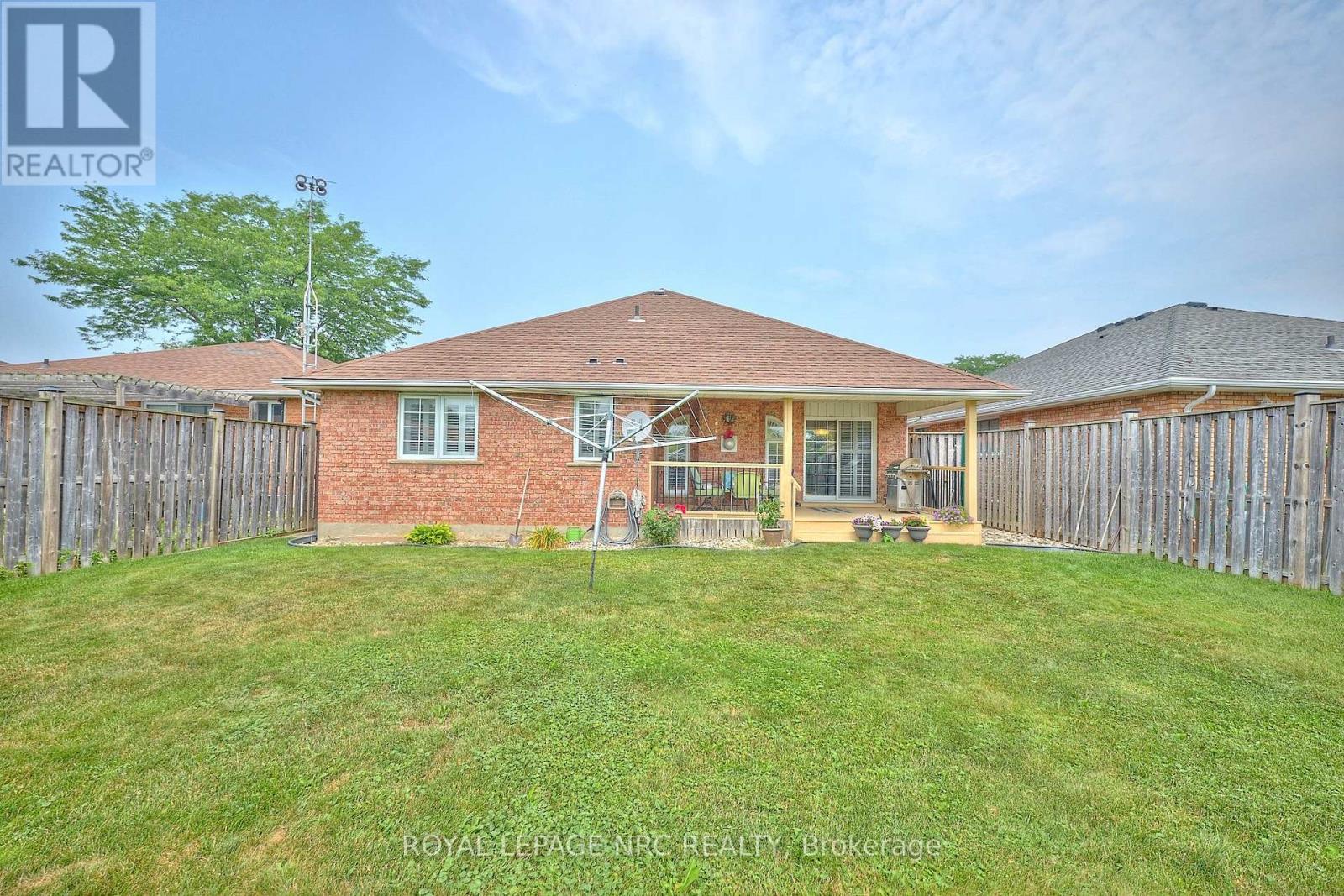 7926 Foxe Drive, Niagara Falls (Mt. Carmel), Ontario  L2H 3C7 - Photo 35 - X12286638