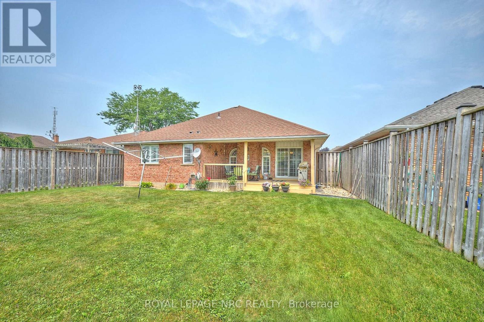 7926 Foxe Drive, Niagara Falls (Mt. Carmel), Ontario  L2H 3C7 - Photo 36 - X12286638