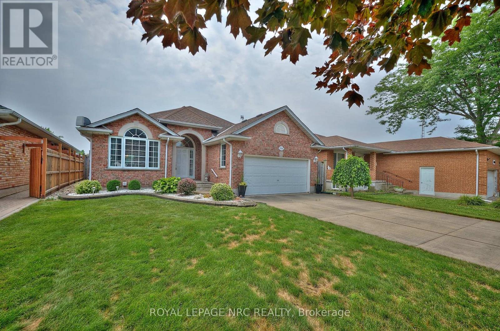 7926 Foxe Drive, Niagara Falls (Mt. Carmel), Ontario  L2H 3C7 - Photo 38 - X12286638
