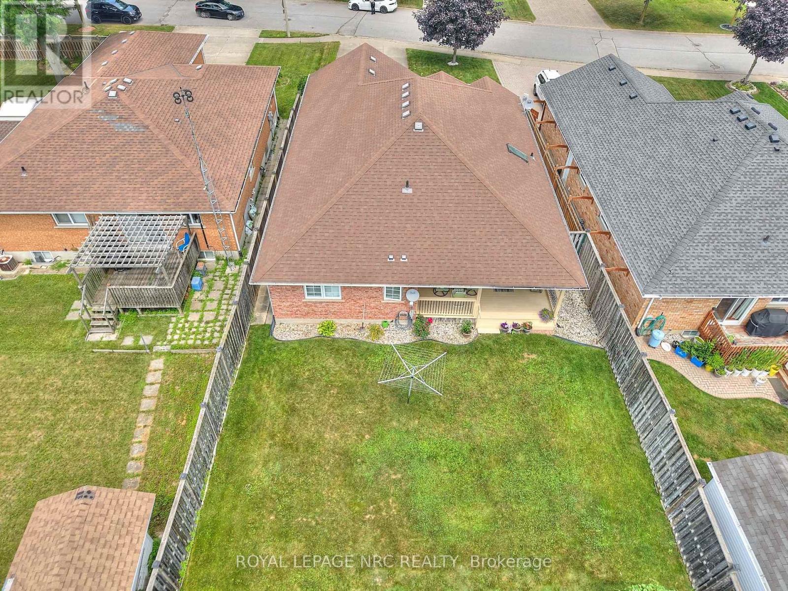 7926 Foxe Drive, Niagara Falls (Mt. Carmel), Ontario  L2H 3C7 - Photo 45 - X12286638