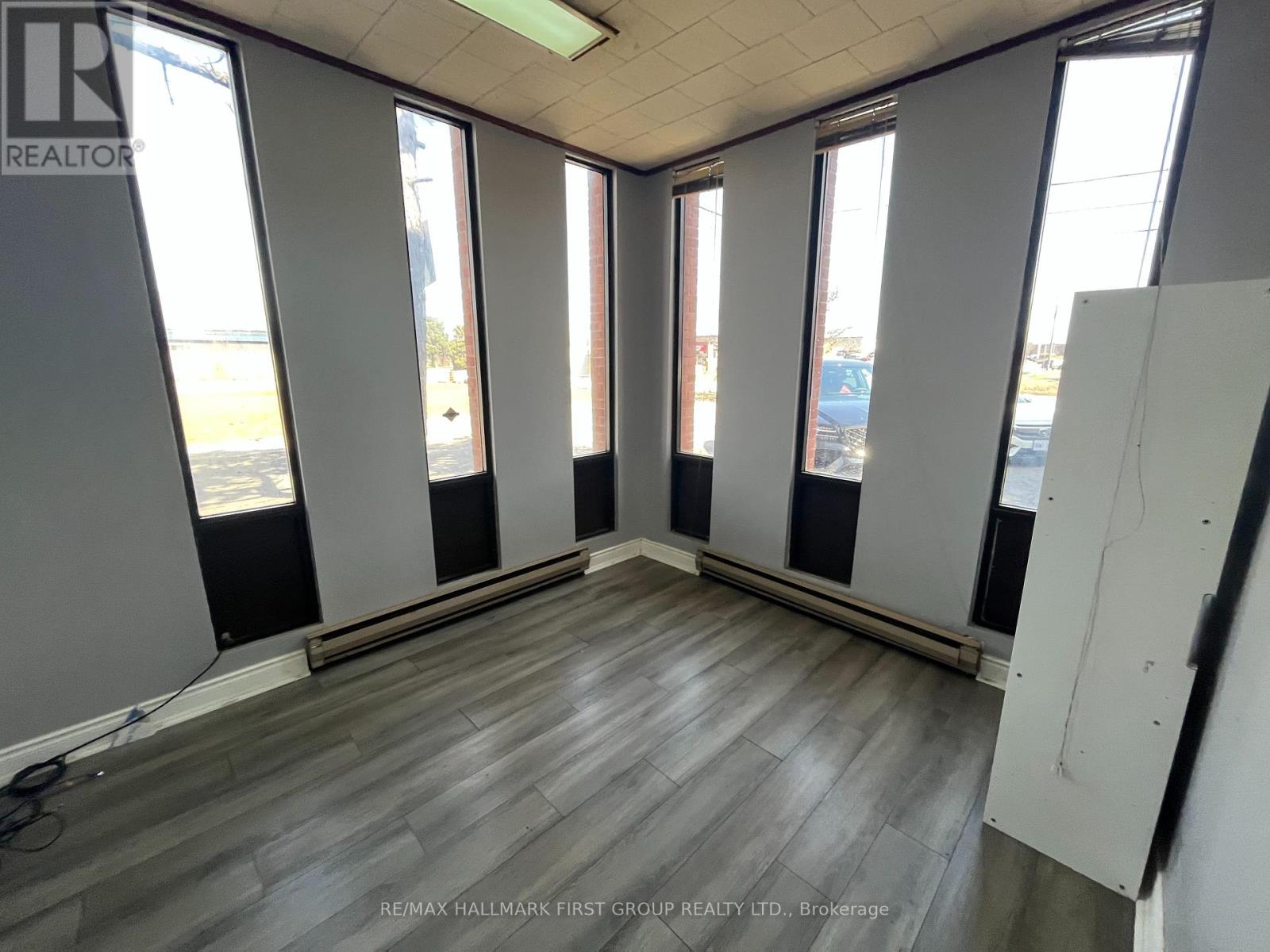 #1 - 926 Dillingham Road, Pickering, Ontario  L1W 1Z6 - Photo 5 - E12286540