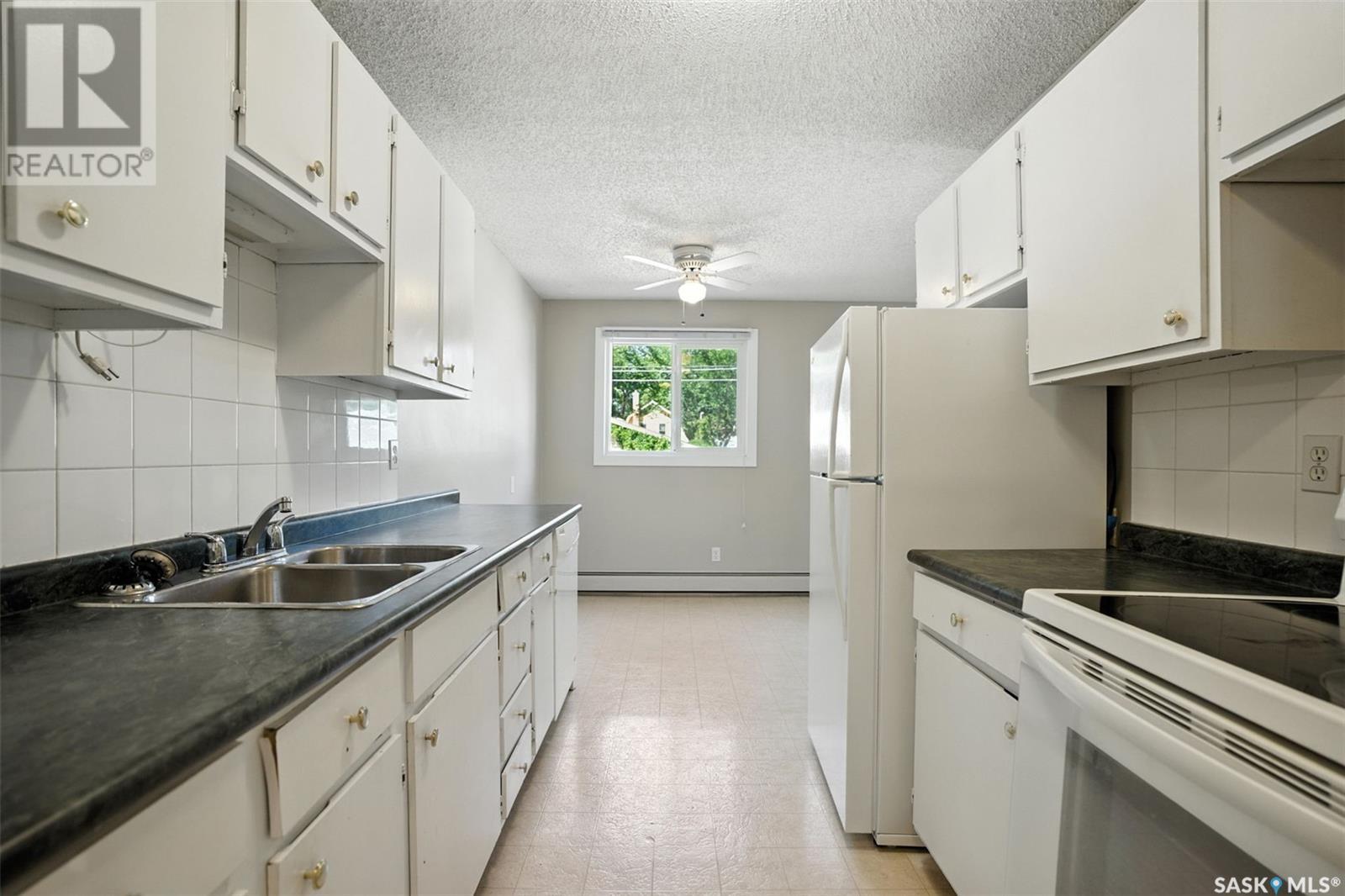 Property at 11 719 10th STREET E image 5