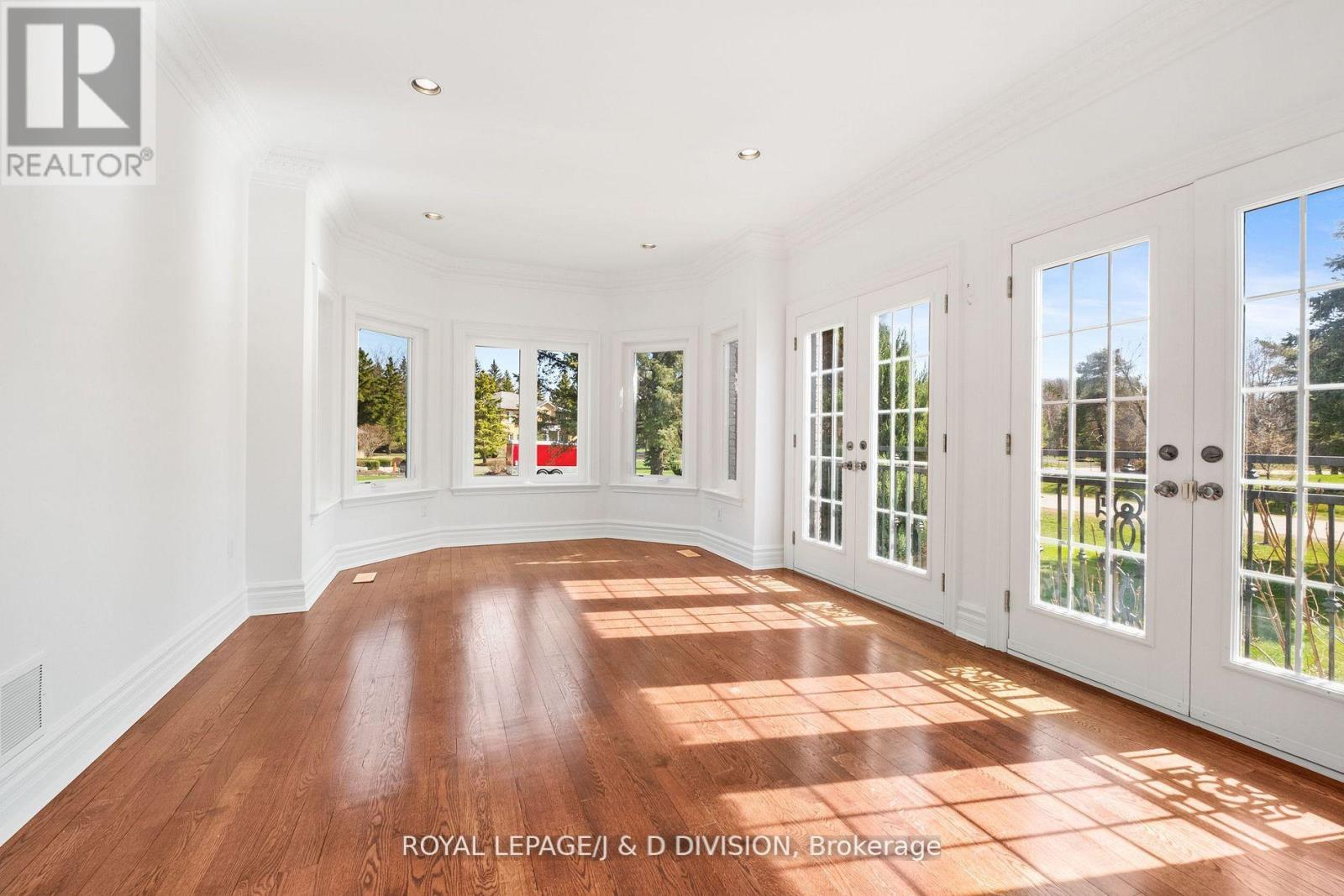 Property at 19 LOGAN COURT image 4