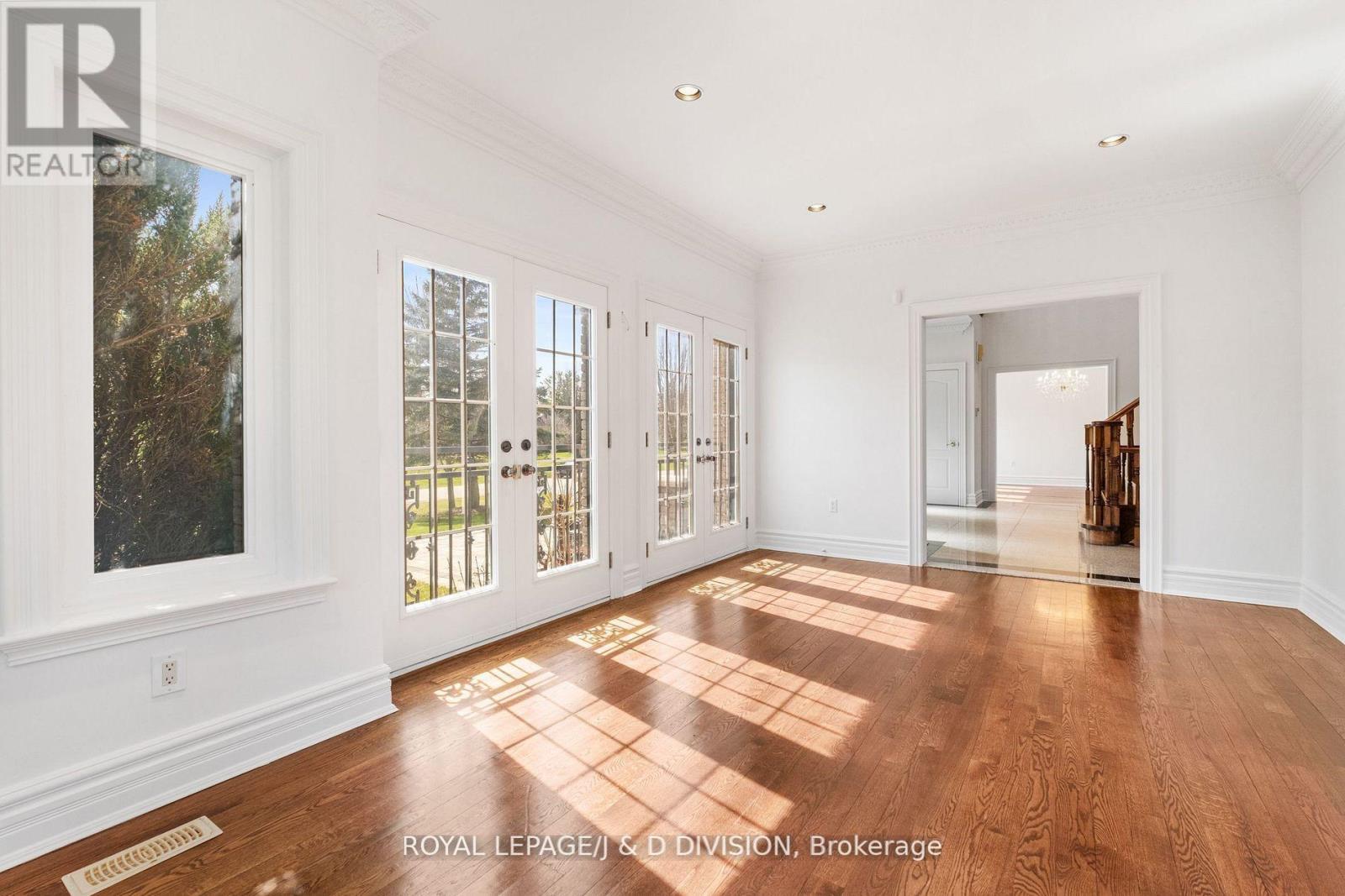 Property at 19 LOGAN COURT image 5