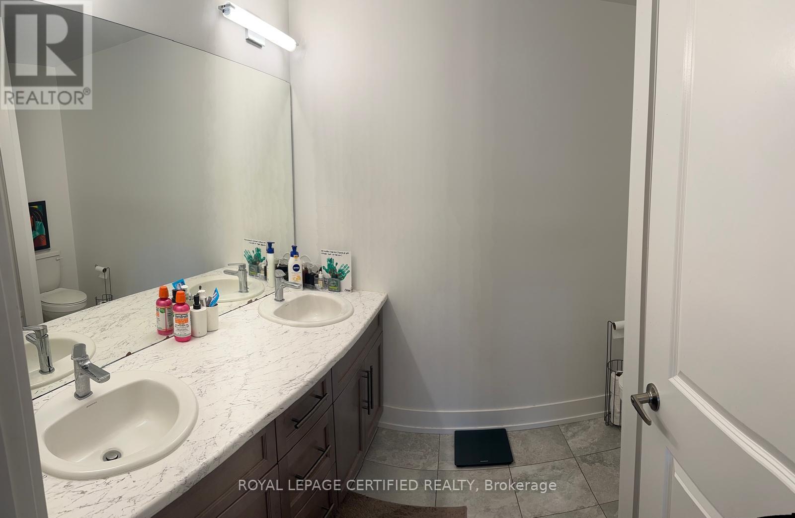 202 - 17 Centre Street, Orangeville, Ontario  L9W 2W9 - Photo 13 - W12286504