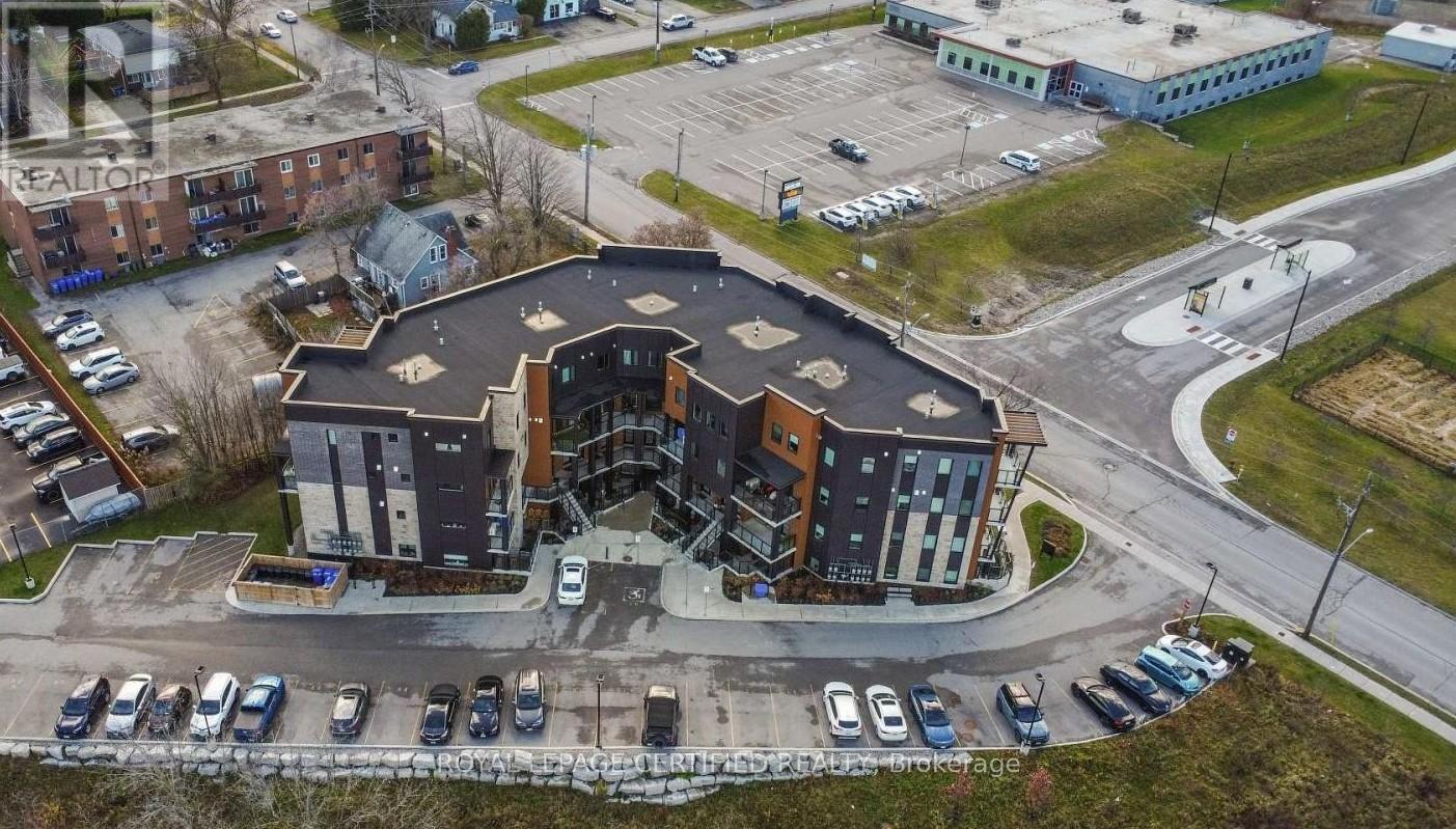 202 - 17 Centre Street, Orangeville, Ontario  L9W 2W9 - Photo 3 - W12286504
