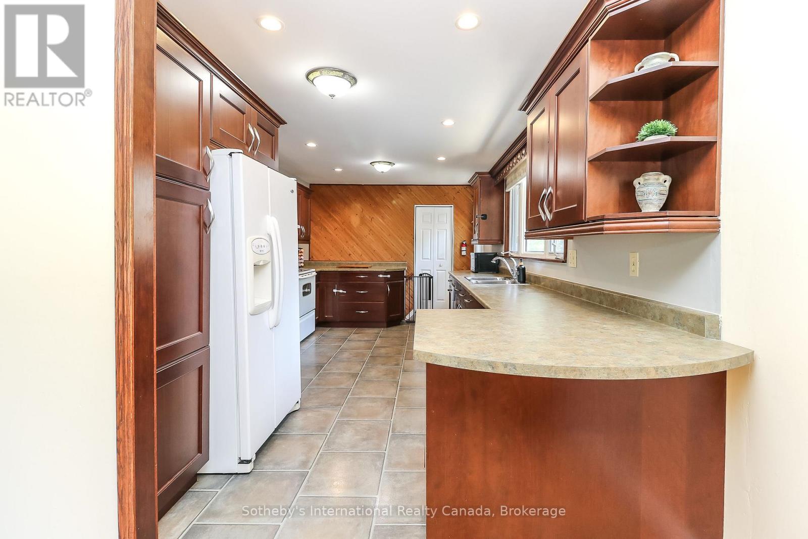 33 Parkwood Drive, Wasaga Beach, Ontario  L9Z 2T2 - Photo 14 - S12286771