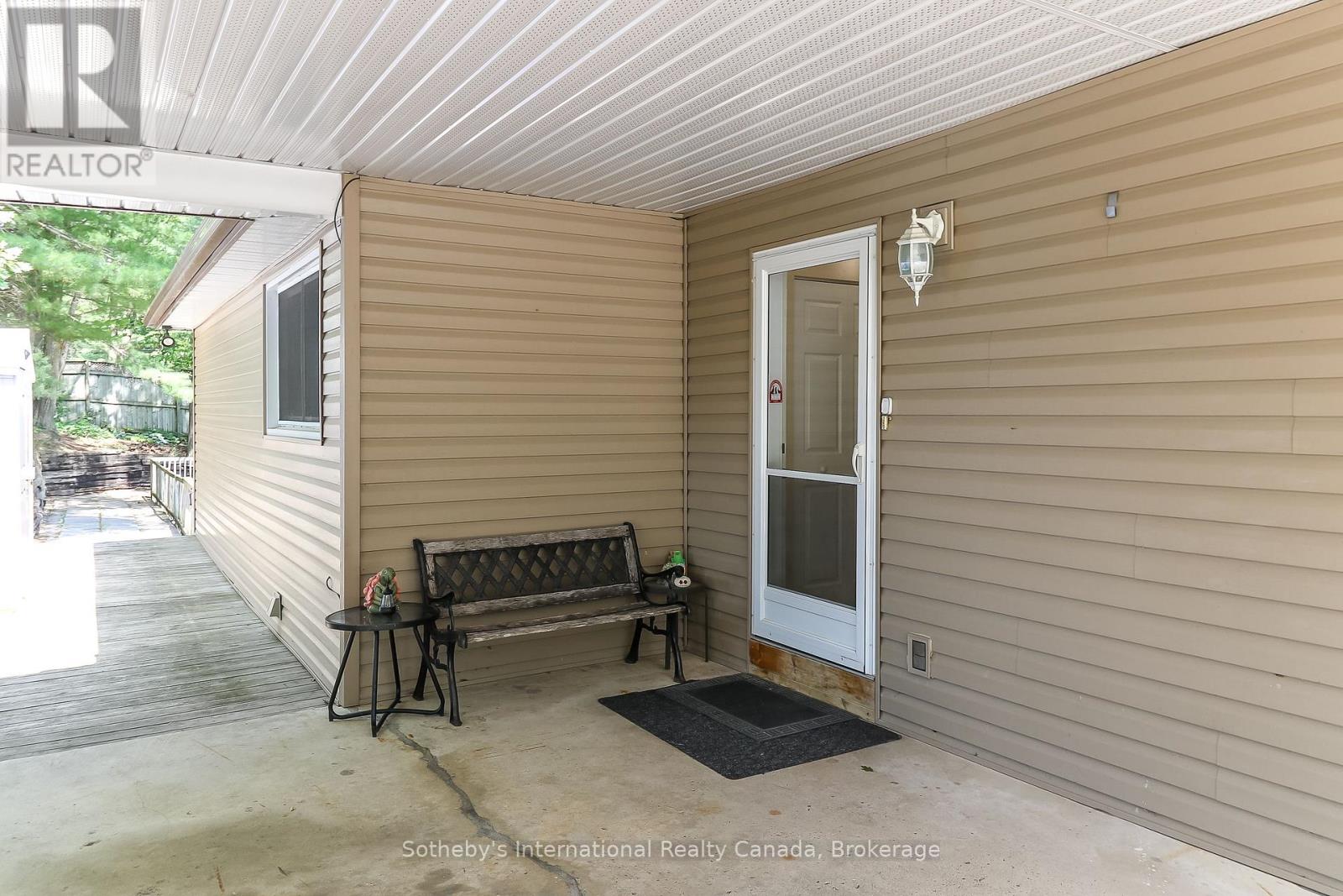 Property at 33 PARKWOOD DRIVE image 4