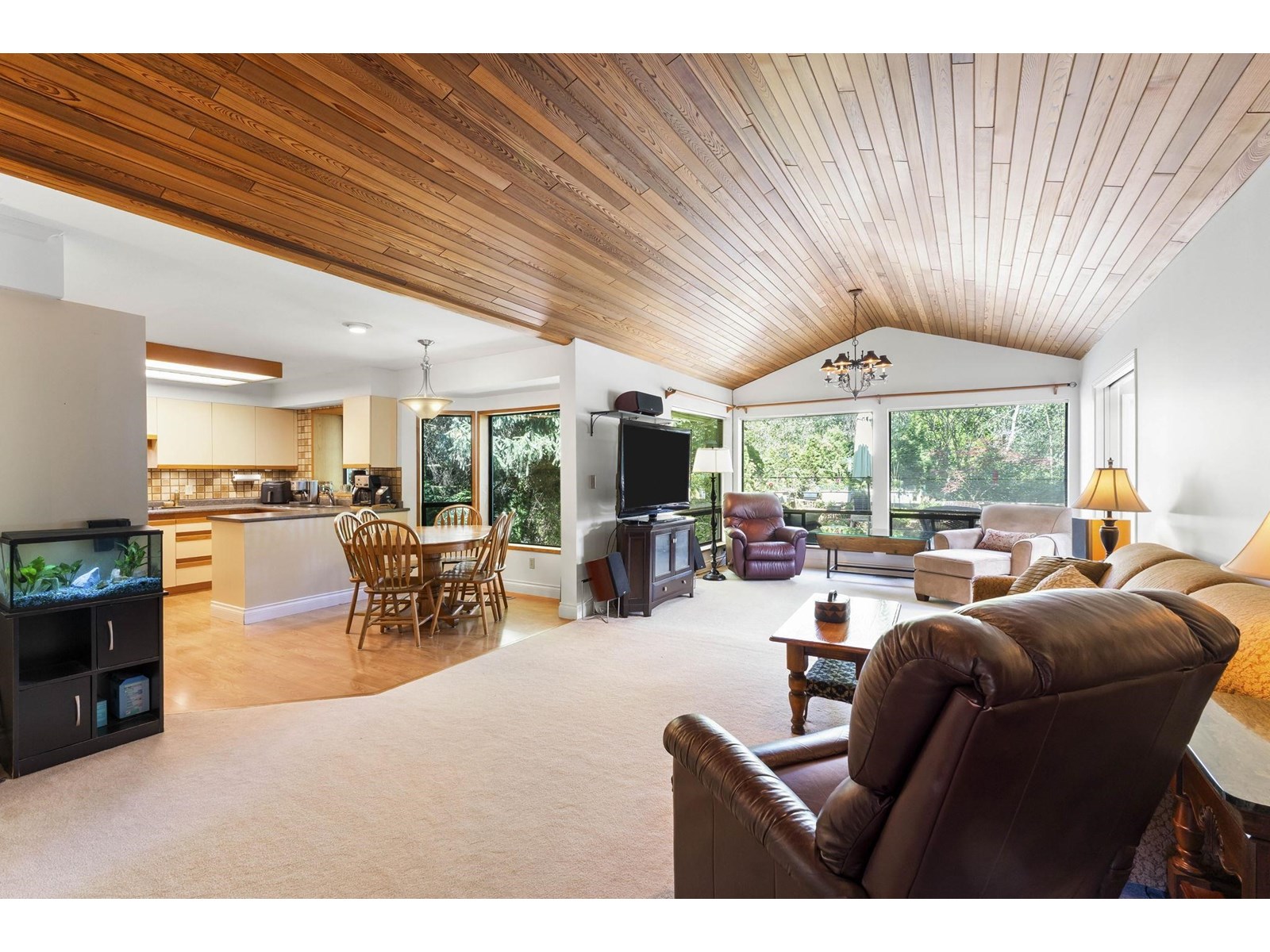 Property at 15342 KILLARNEY COURT image 3