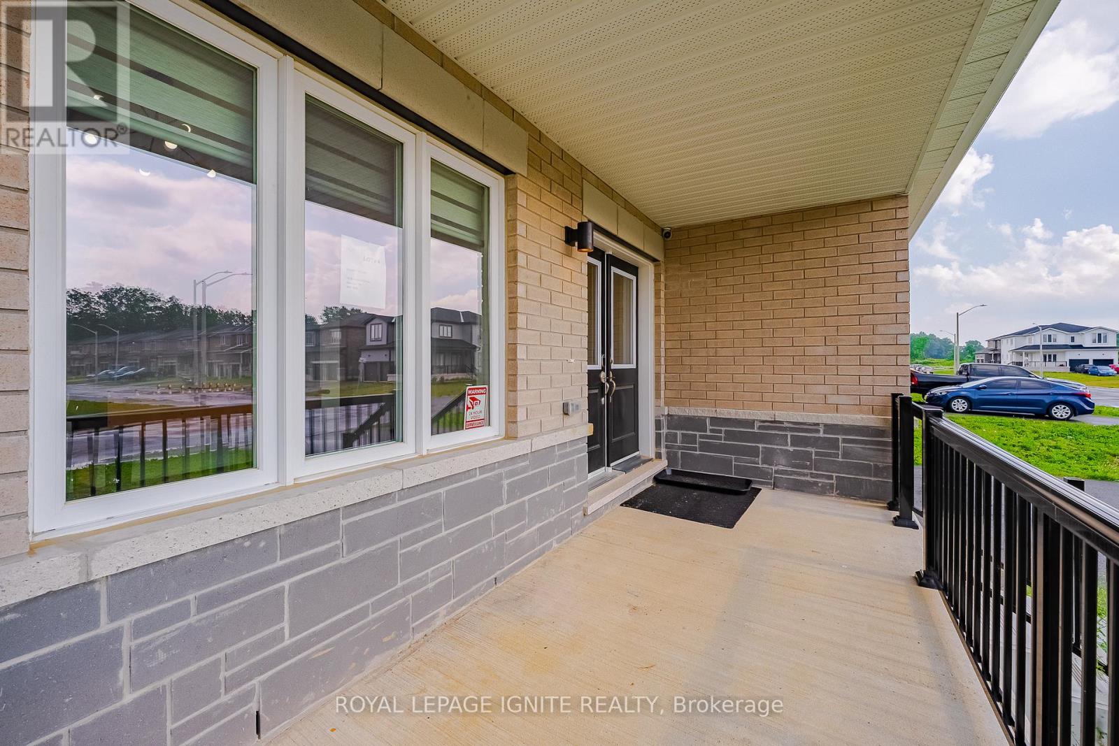 Property at 19 BUTTERNUT DRIVE image 4
