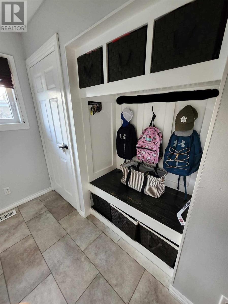 19 Eastgrove Cres, Terrace Bay, Ontario  P0T 2W0 - Photo 4 - TB240450