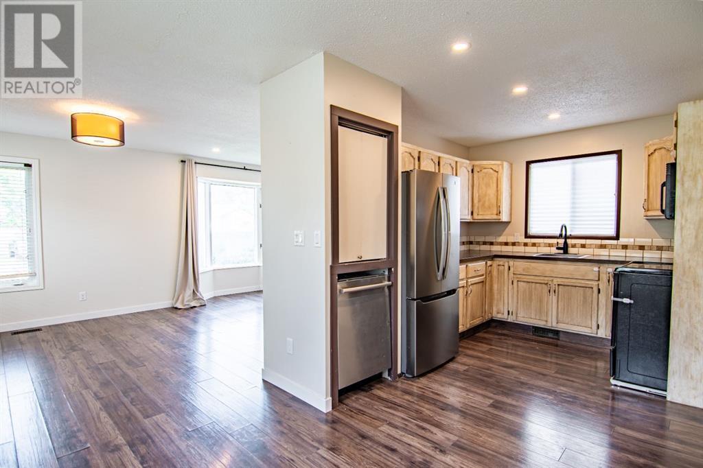 Property at 135 Rutherford Drive image 3