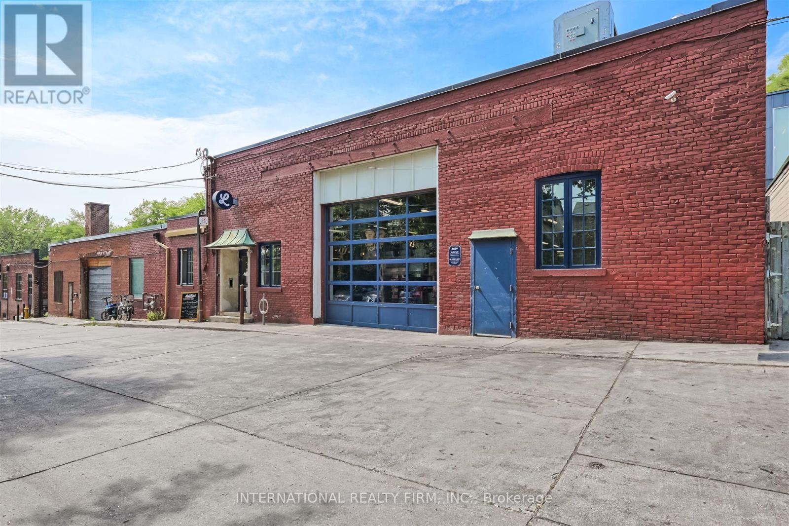 36 Wagstaff Drive, Toronto, Ontario  M4L 3W9 - Photo 3 - E12286610