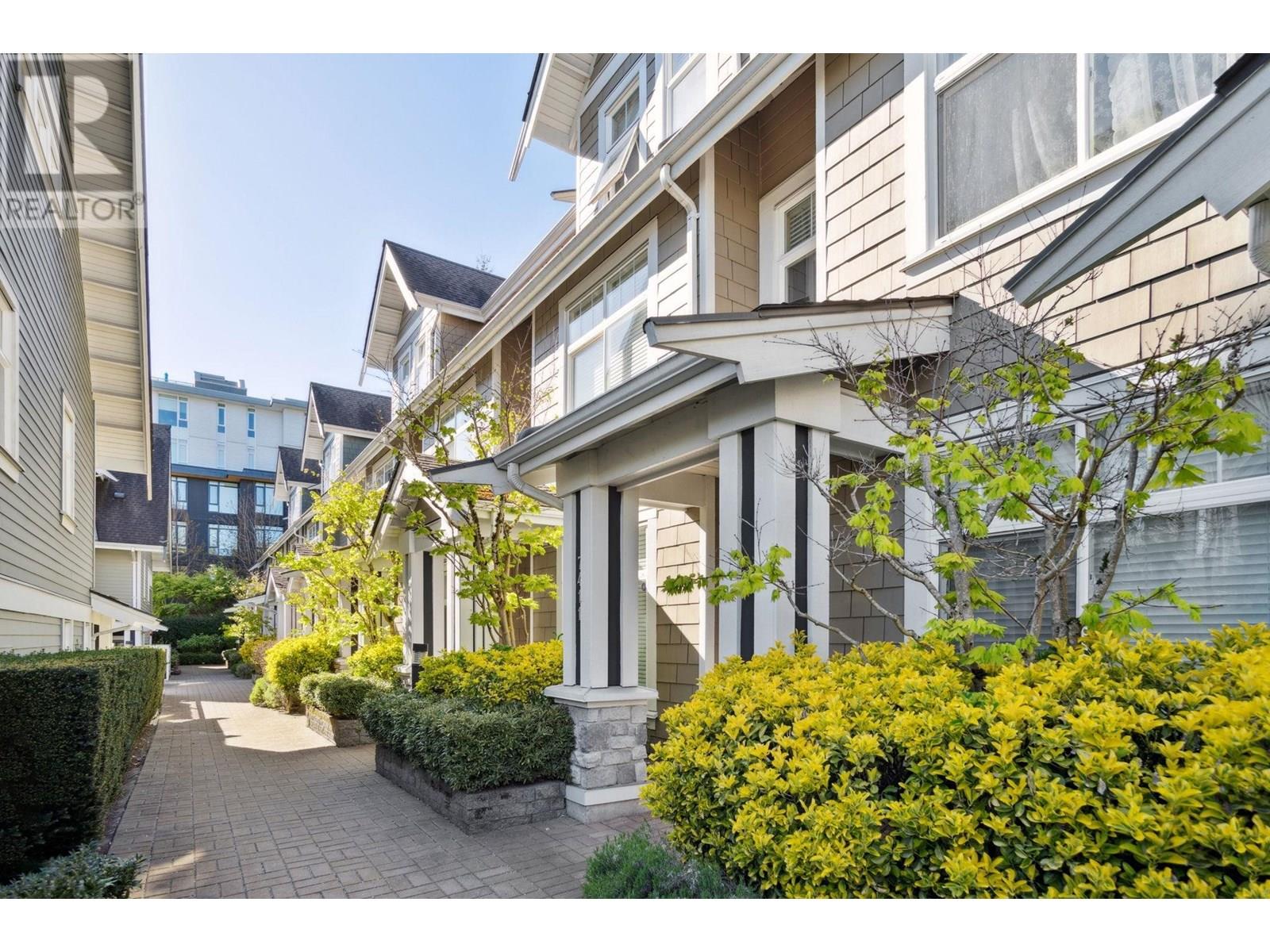 7411 Columbia Street, Vancouver, British Columbia  V5X 4X4 - Photo 2 - R3026928