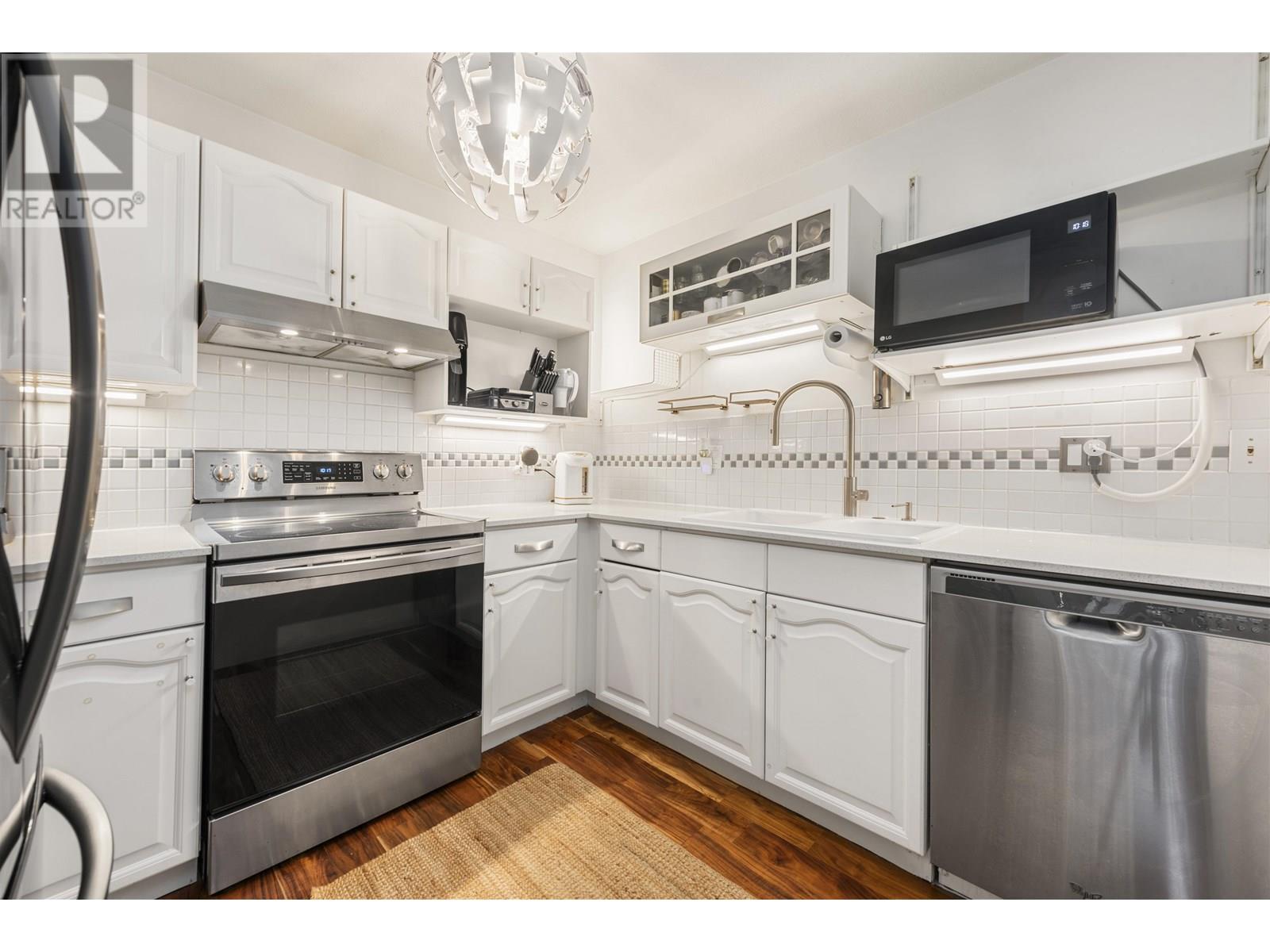 421 6707 Southpoint Drive, Burnaby, British Columbia  V3N 4V8 - Photo 10 - R3027144