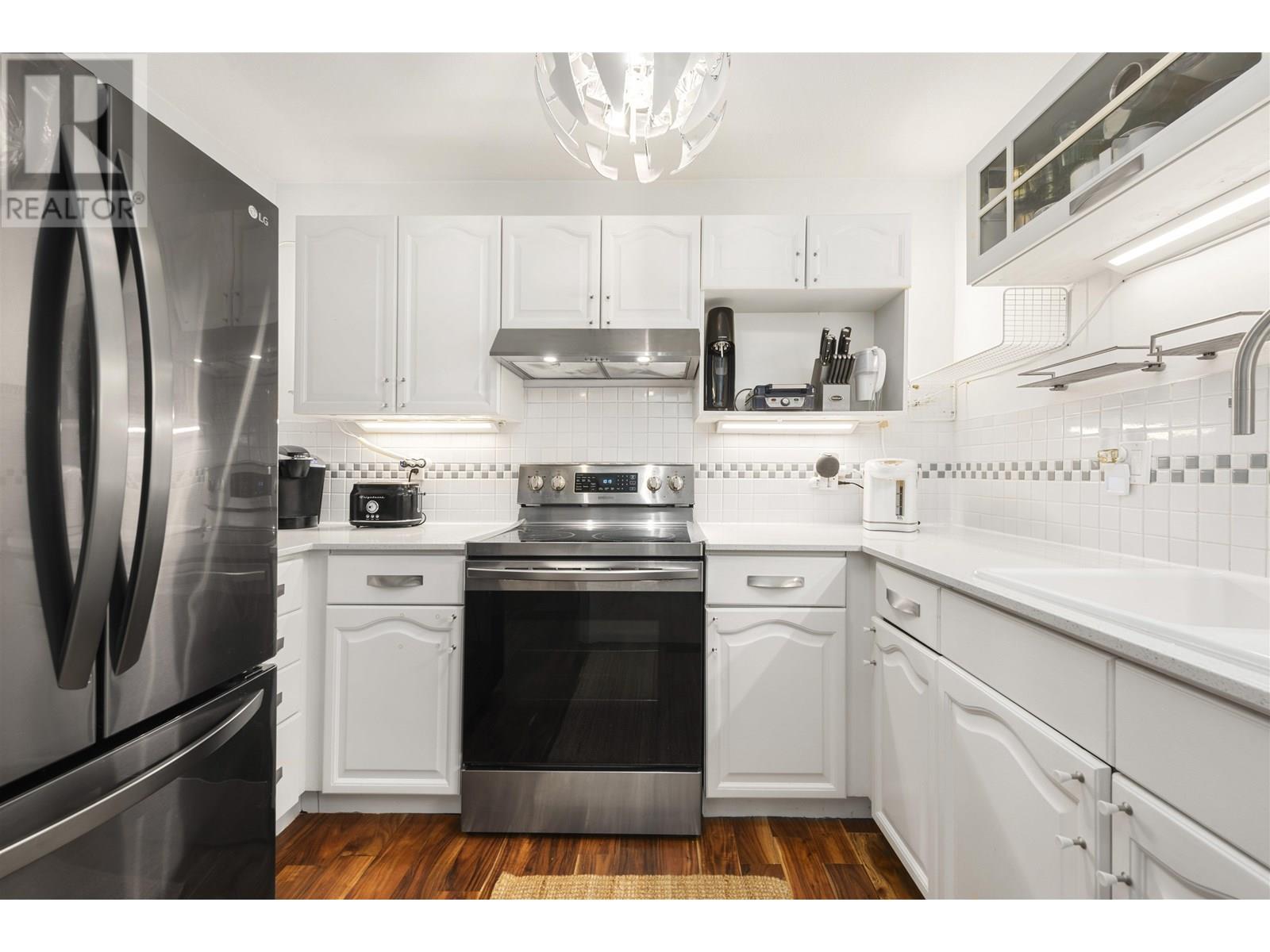 421 6707 Southpoint Drive, Burnaby, British Columbia  V3N 4V8 - Photo 11 - R3027144