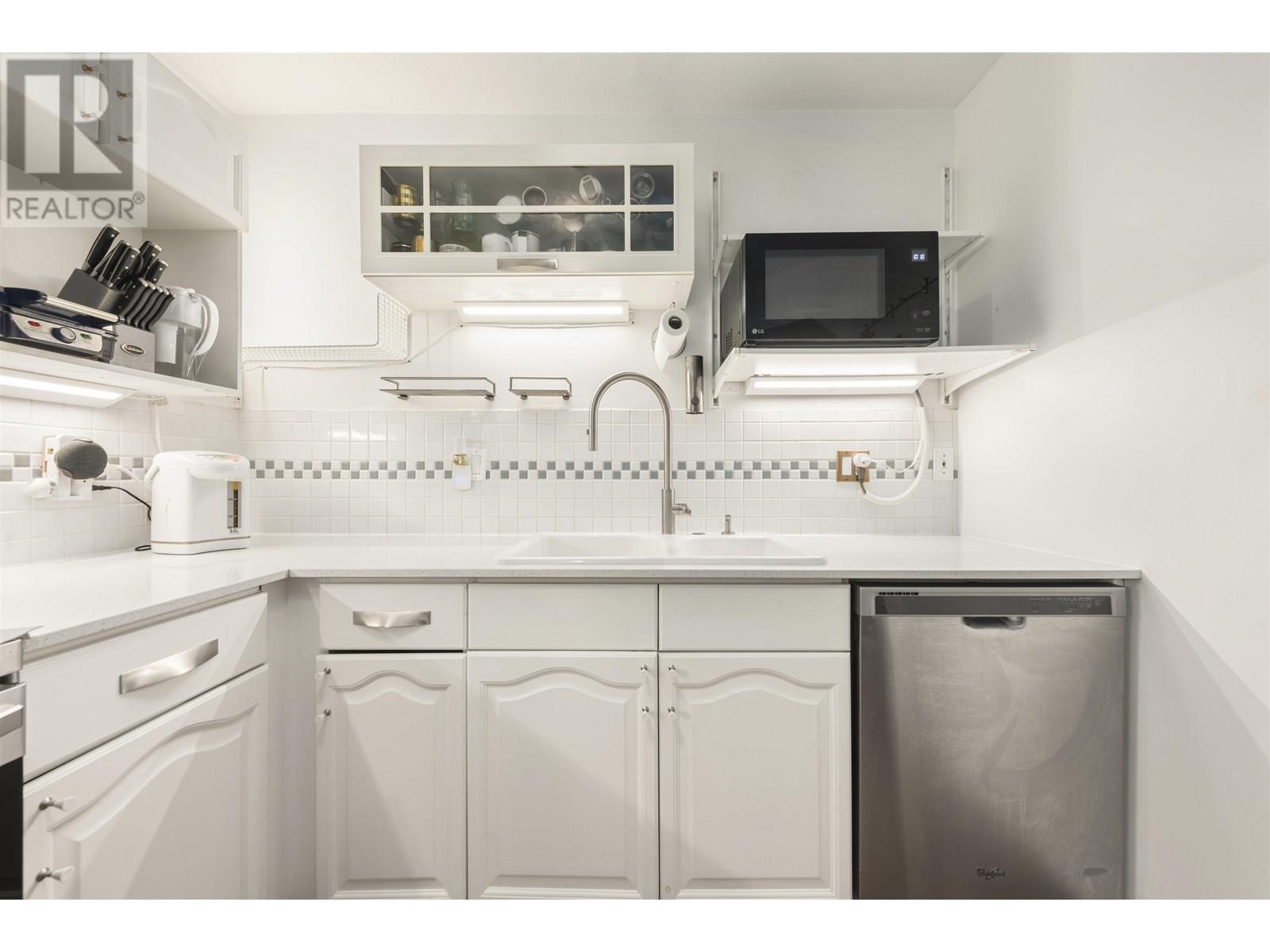 421 6707 Southpoint Drive, Burnaby, British Columbia  V3N 4V8 - Photo 12 - R3027144