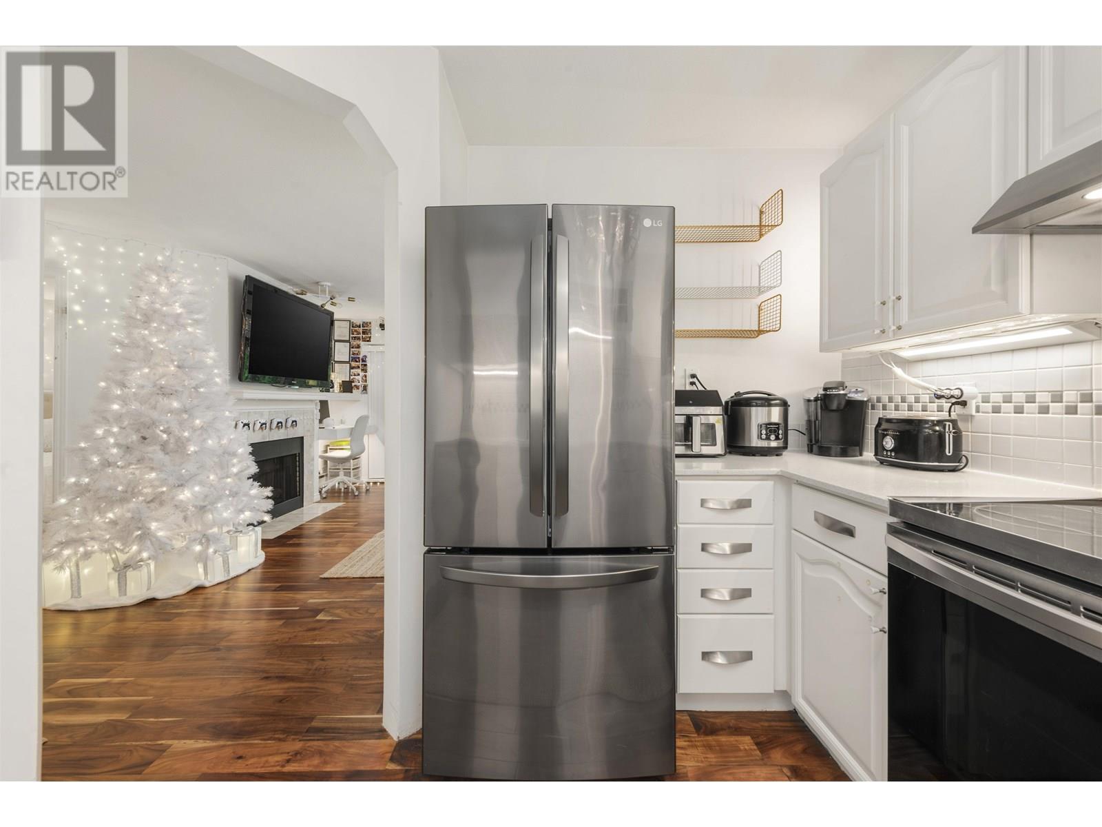 421 6707 Southpoint Drive, Burnaby, British Columbia  V3N 4V8 - Photo 13 - R3027144