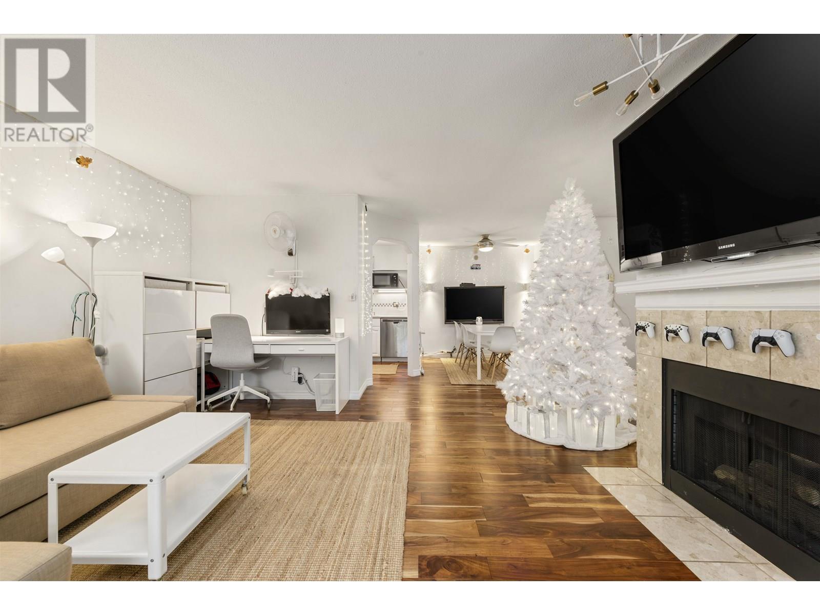 421 6707 Southpoint Drive, Burnaby, British Columbia  V3N 4V8 - Photo 3 - R3027144