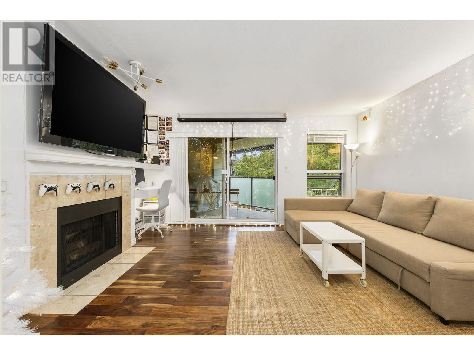 421 6707 Southpoint Drive, Burnaby, British Columbia  V3N 4V8 - Photo 4 - R3027144