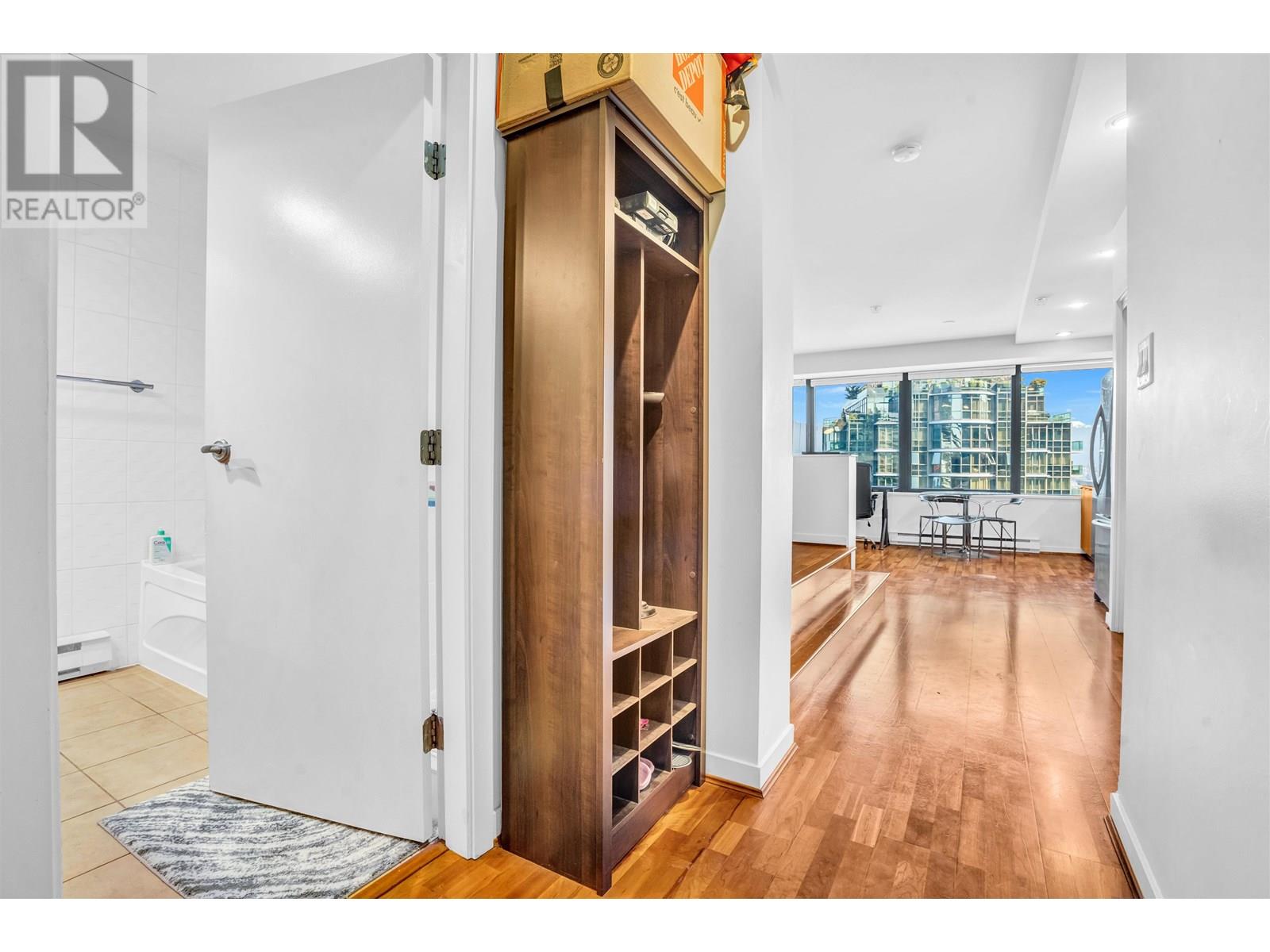 1504 1333 W Georgia Street, Vancouver, British Columbia  V6E 4V3 - Photo 4 - R3027178