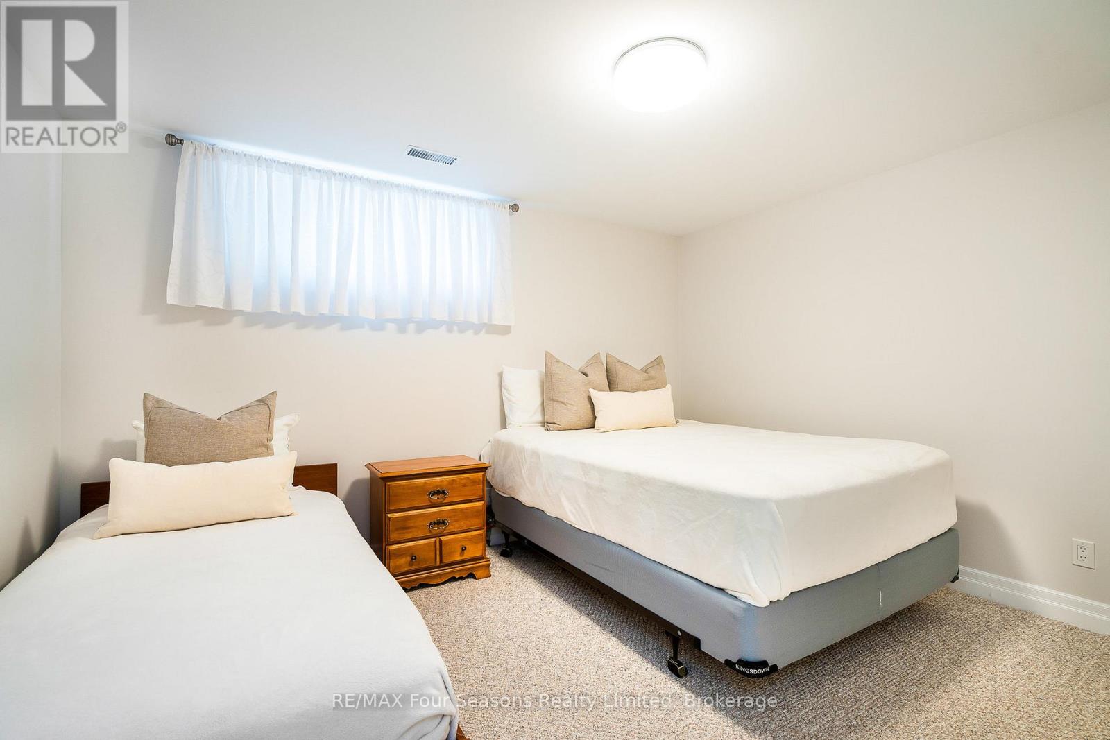 150 Brooker Boulevard, Blue Mountains, Ontario  L9Y 0M2 - Photo 33 - X12286265