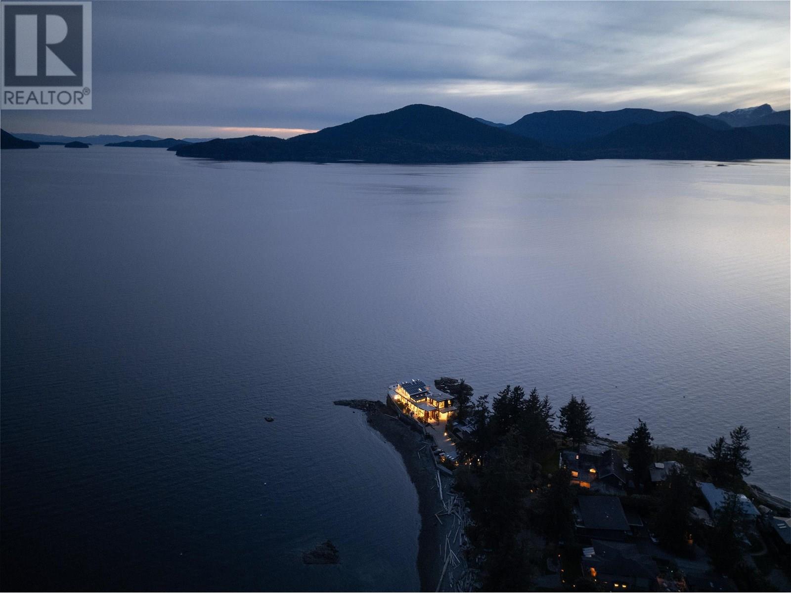 15 Brunswick Beach Road, Lions Bay, British Columbia  V0N 2E0 - Photo 2 - R3026927