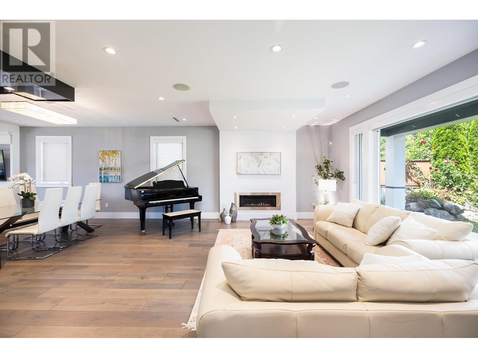 Property at 2553 WESTERN AVENUE image 2