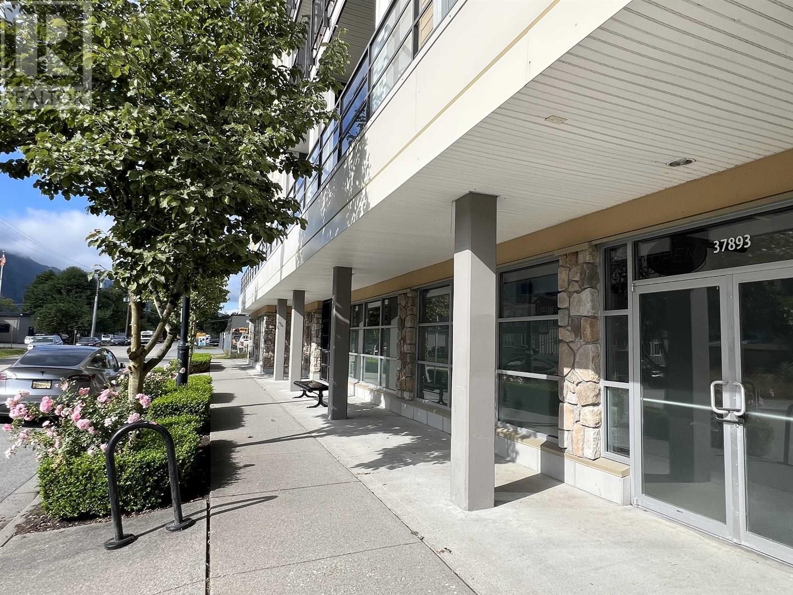 37893 Second Avenue, Squamish, British Columbia  V8B 0R2 - Photo 5 - C8070786