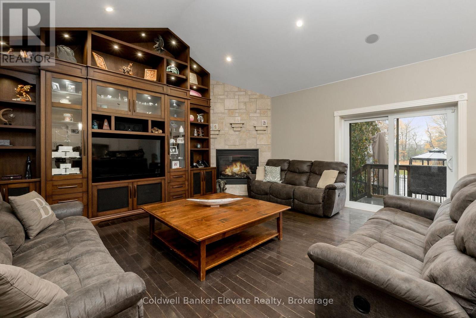 4 Abbitt Crescent, Halton Hills, Ontario  L7A 1A6 - Photo 6 - W12286619