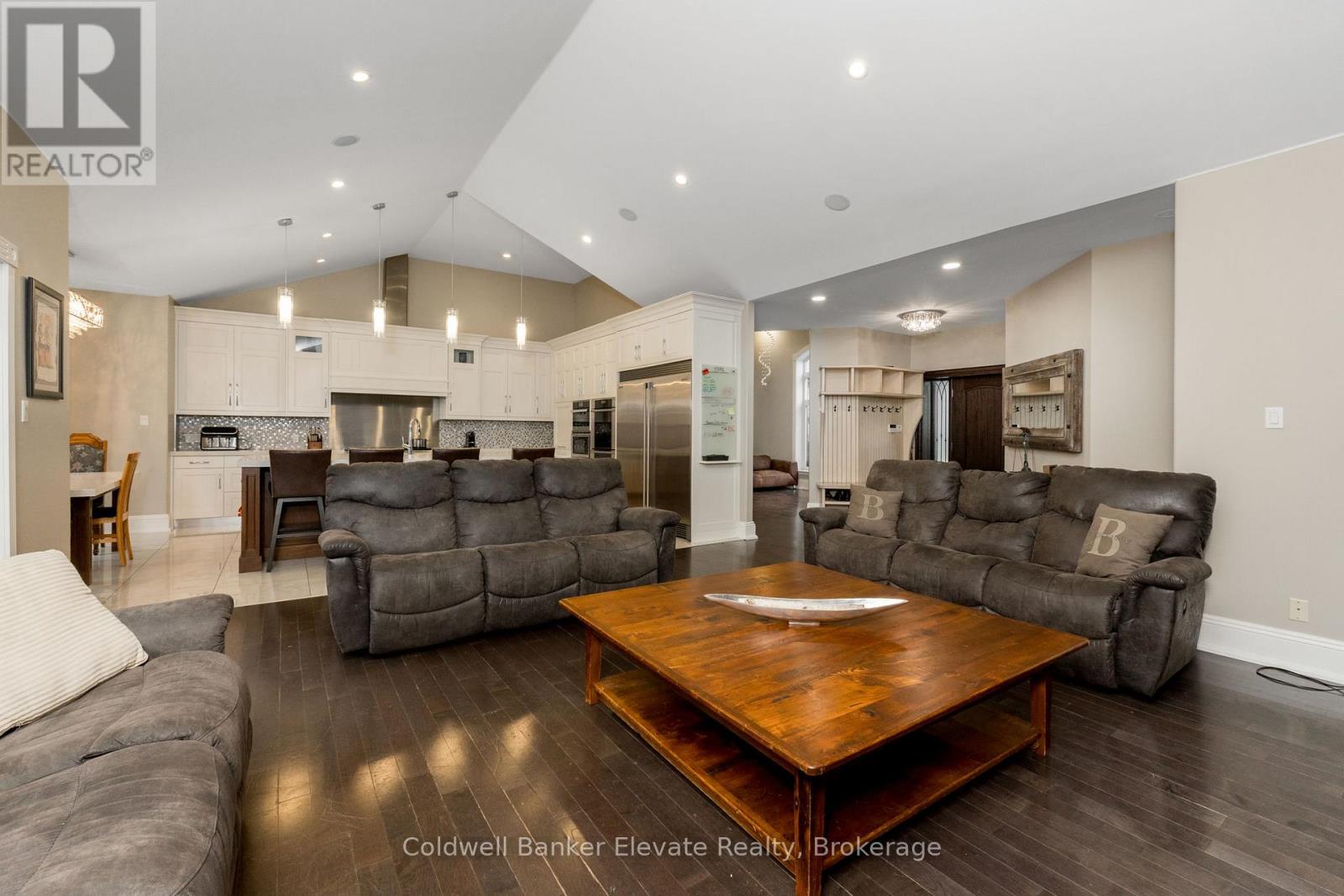 4 Abbitt Crescent, Halton Hills, Ontario  L7A 1A6 - Photo 8 - W12286619