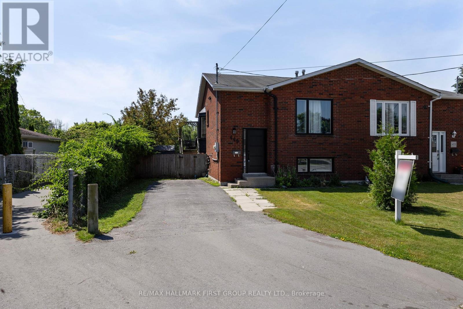 Property at 449 BURNHAM MANOR COURT image 2