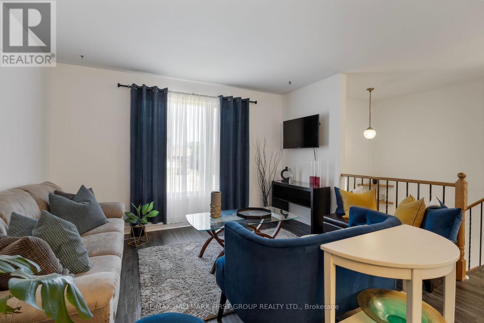 Property at 449 BURNHAM MANOR COURT image 4