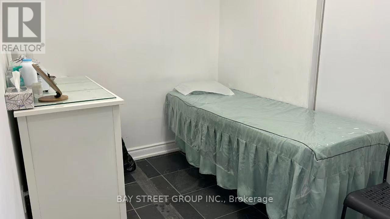 128 1/2 Cumberland Street, Toronto (Annex), Ontario  M5R 1A6 - Photo 6 - C12286724