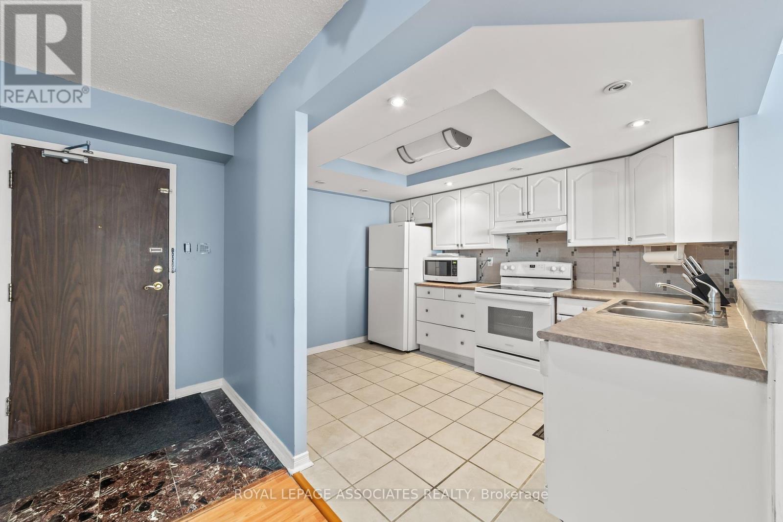 609 - 350 Alton Towers Circle, Toronto, Ontario  M1V 5E3 - Photo 8 - E12286718