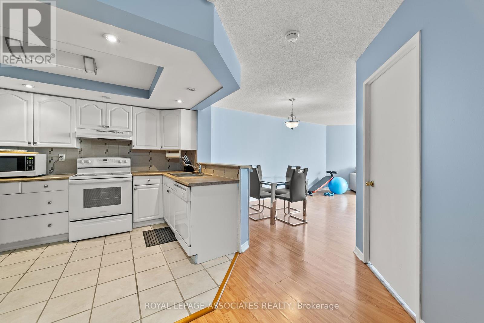 609 - 350 Alton Towers Circle, Toronto, Ontario  M1V 5E3 - Photo 9 - E12286718