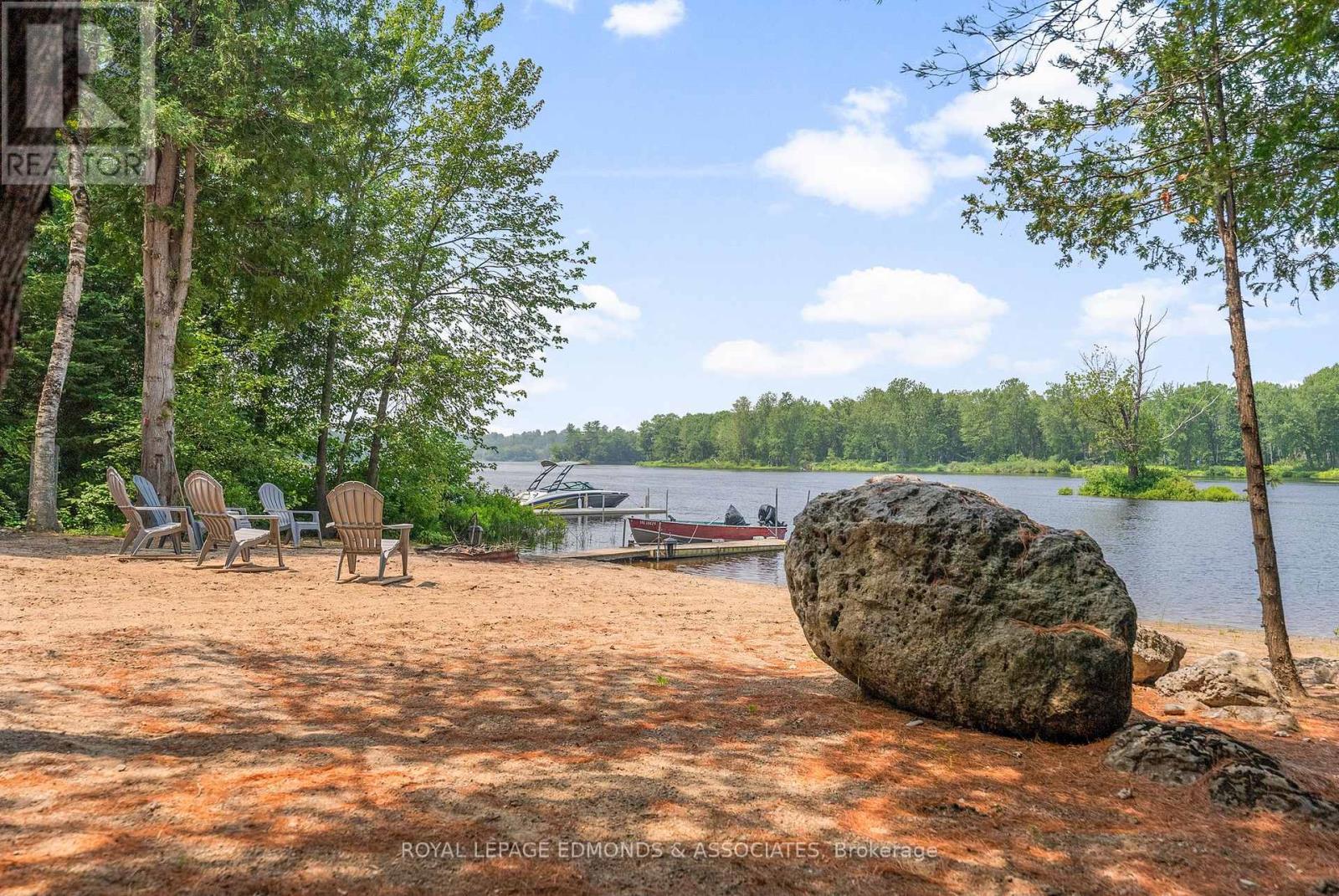 58 Sinkhole Trail, Whitewater Region, Ontario  K0J 2L0 - Photo 34 - X12286903